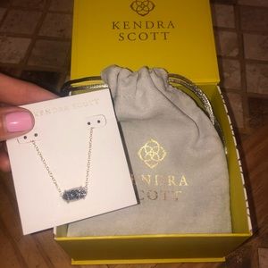 Kendra Scott necklace